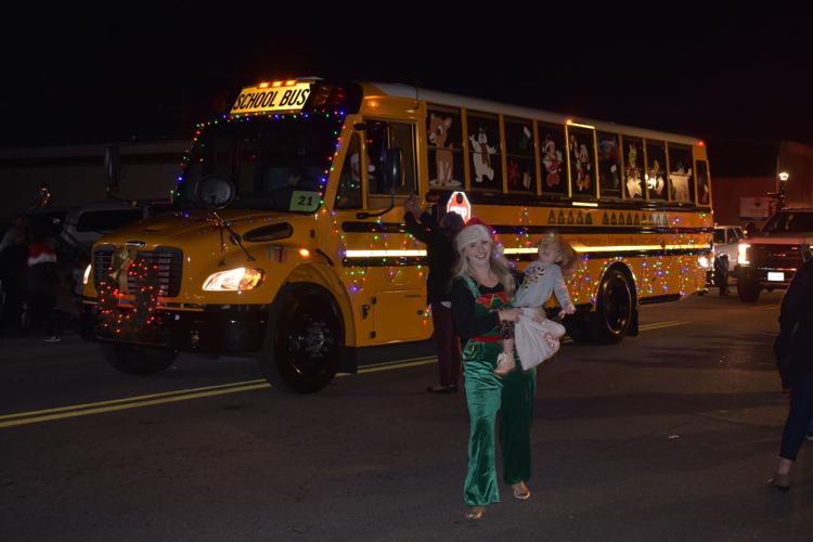 Altavista decks the streets with Christmas parade Multimedia