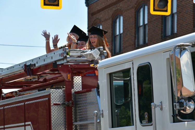 Altavista fetes 2020 grads with parade News