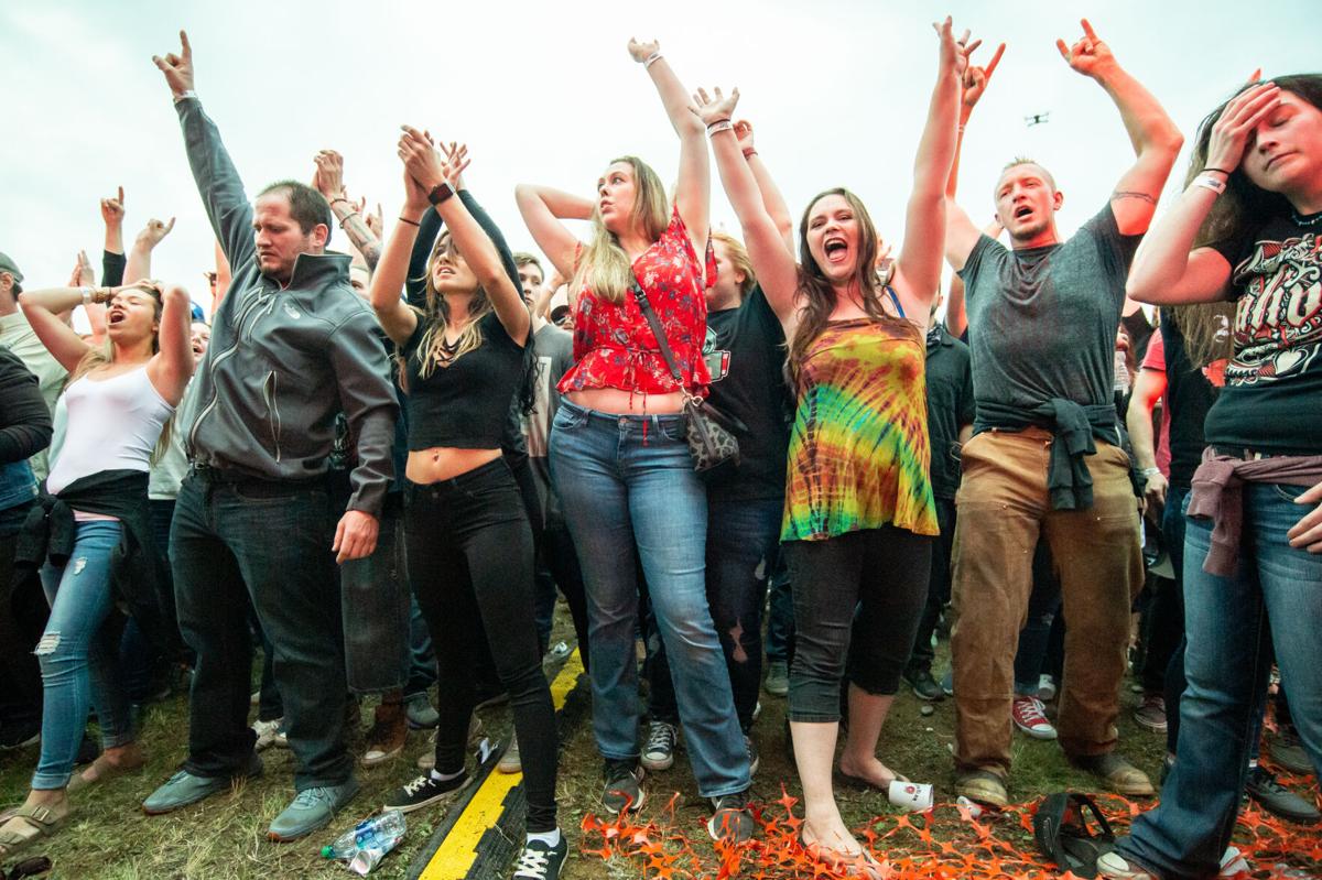 Social Distancing Efforts Fail At Alien Ant Farm Saliva Show In The Mat Su Music Anchoragepress Com