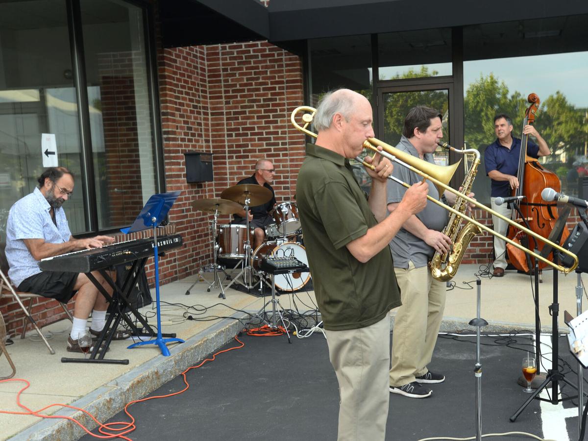 200814_AT_CRU_LIVEJAZZ_1.JPG