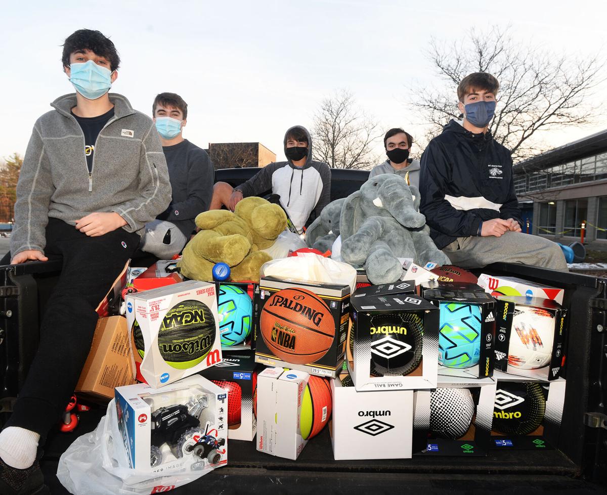 201211_AT_CRU_DONATION_1.JPG
