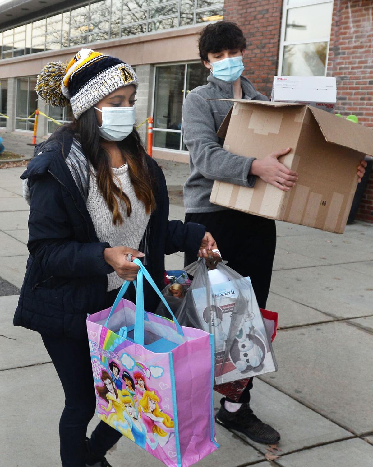201211_AT_CRU_DONATION_2.JPG