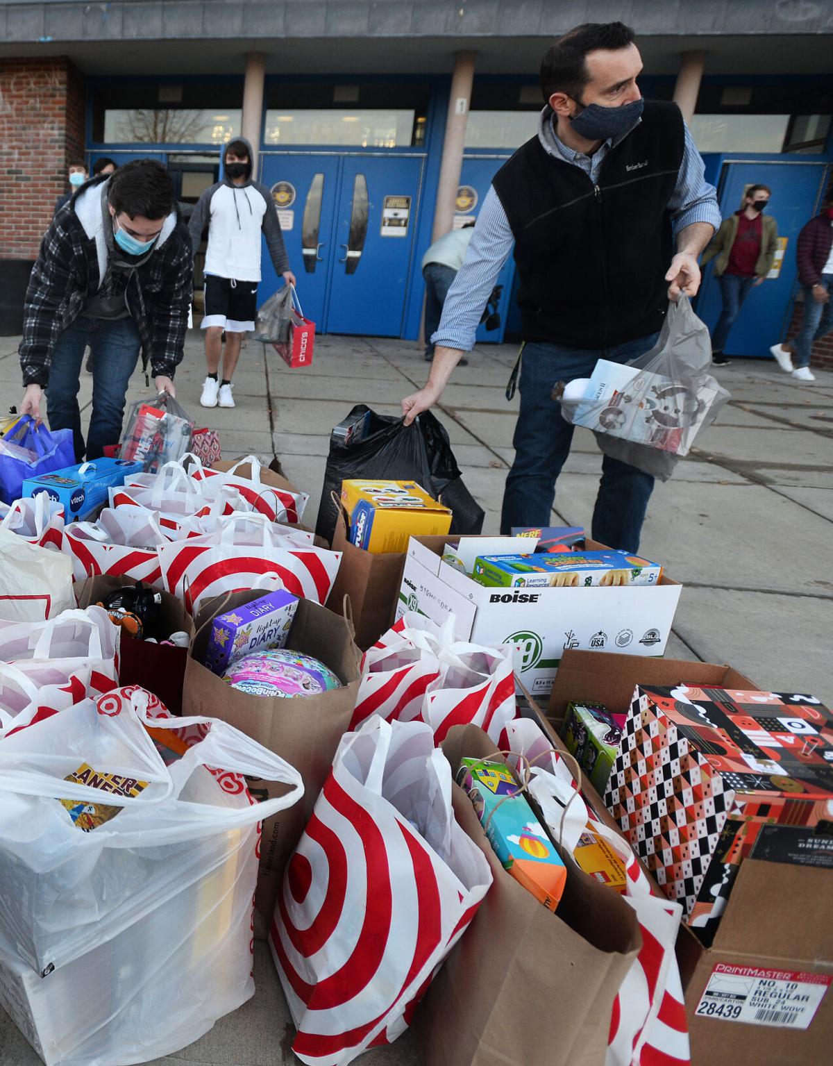 201211_AT_CRU_DONATION_3.JPG
