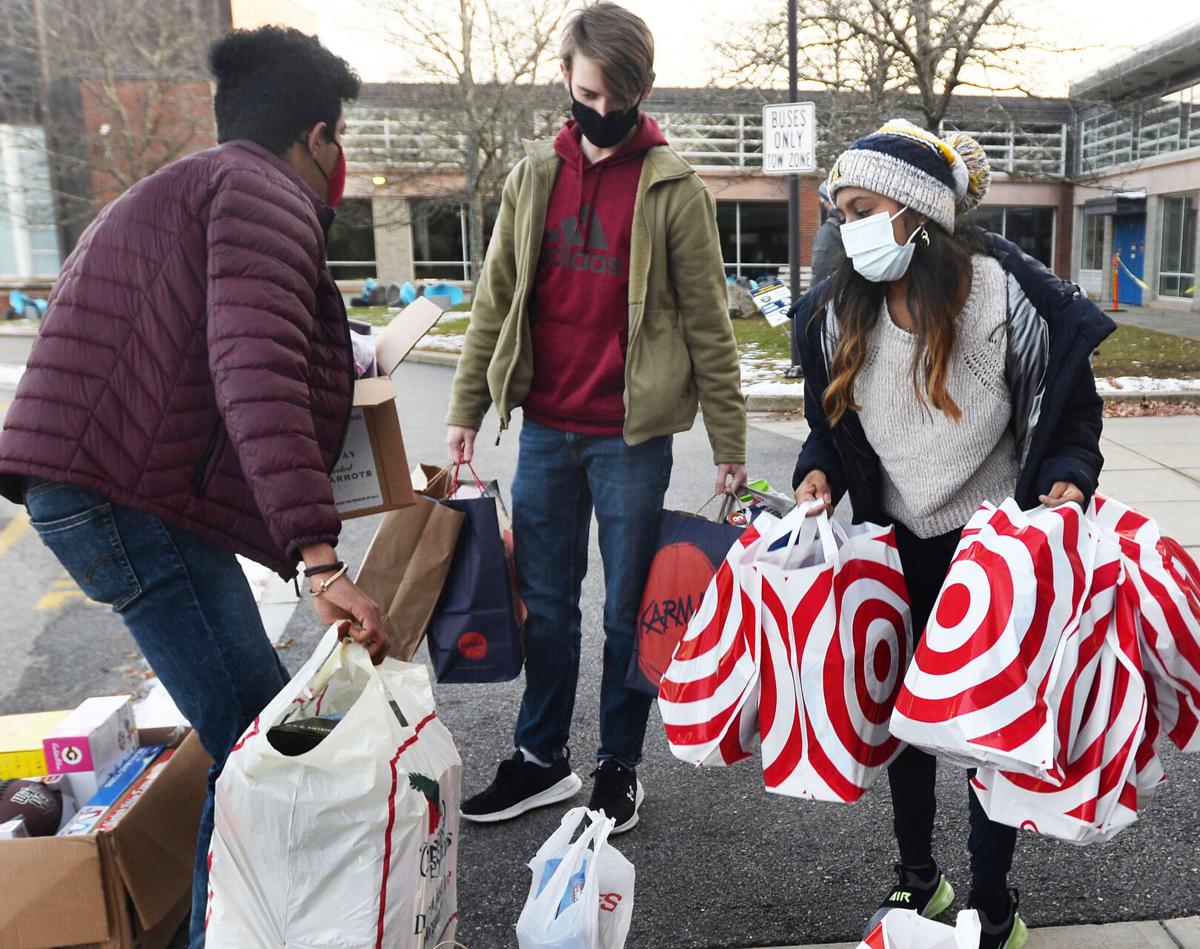 201211_AT_CRU_DONATION_5.JPG