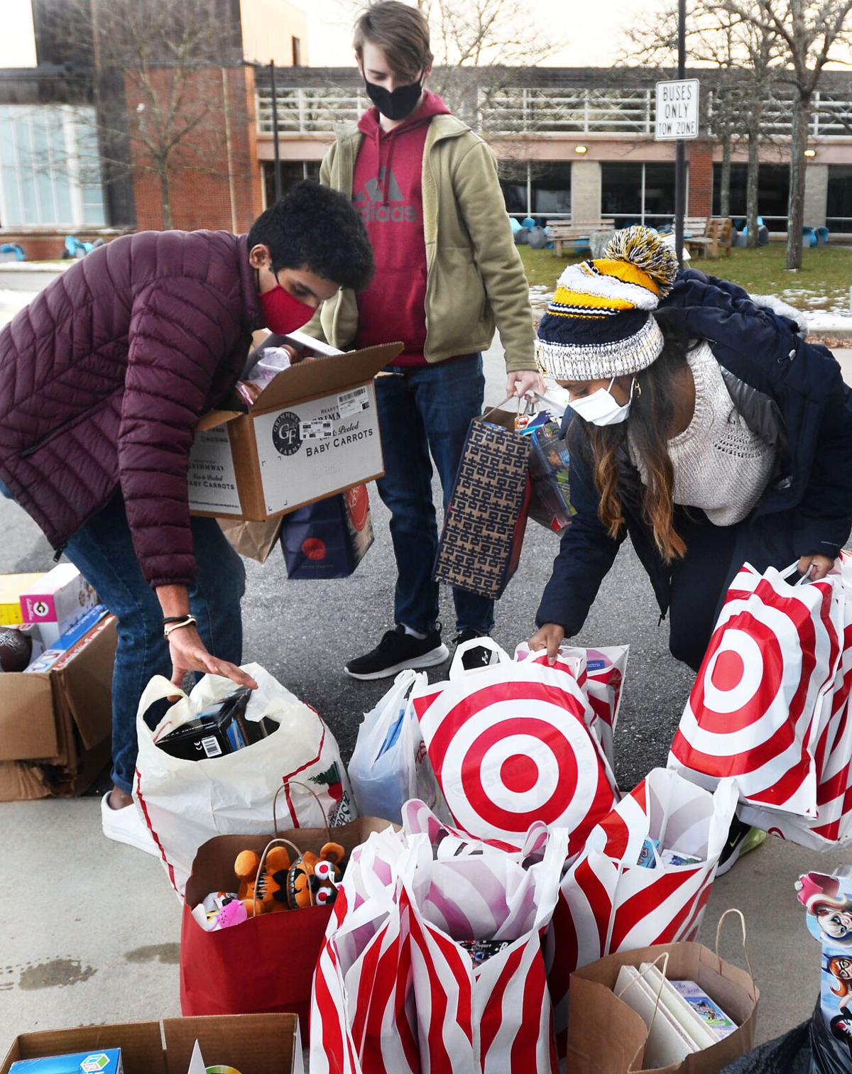 201211_AT_CRU_DONATION_6.JPG