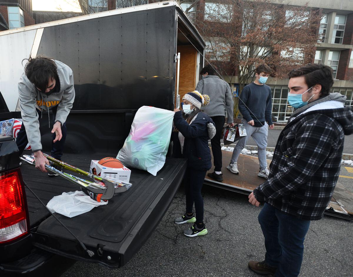 201211_AT_CRU_DONATION_7.JPG