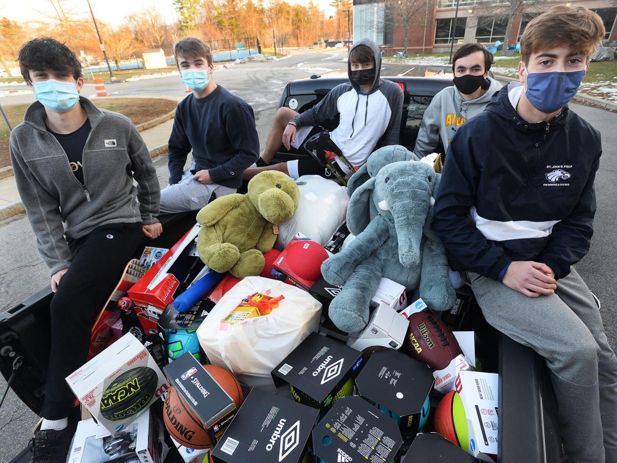 201211_AT_CRU_DONATION_10.JPG