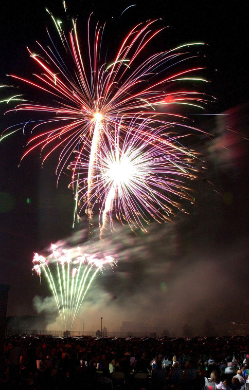 050703_AT_TJE_FIREWORKS1