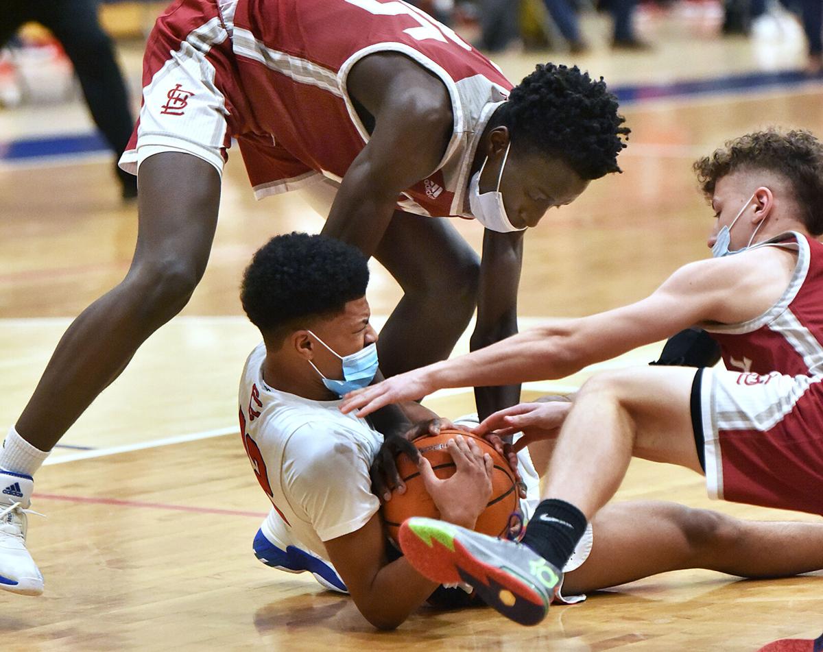 210216_ET_CRU_BoysBasketball_1.JPG