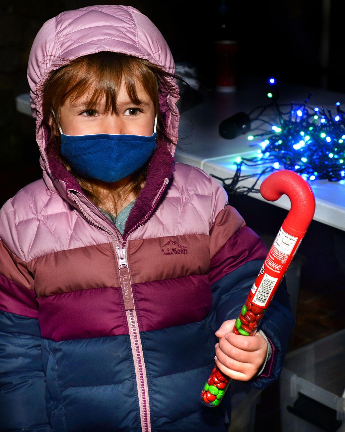 201210_AT_CRU_CandyCaneHunt_6.JPG