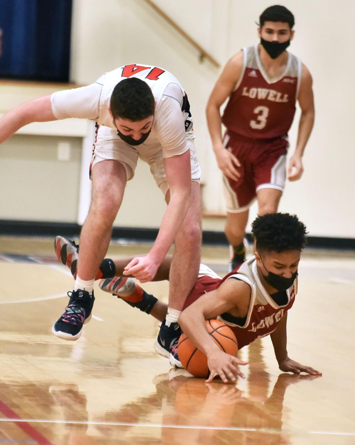 210216_ET_CRU_BoysBasketball_5.jpg