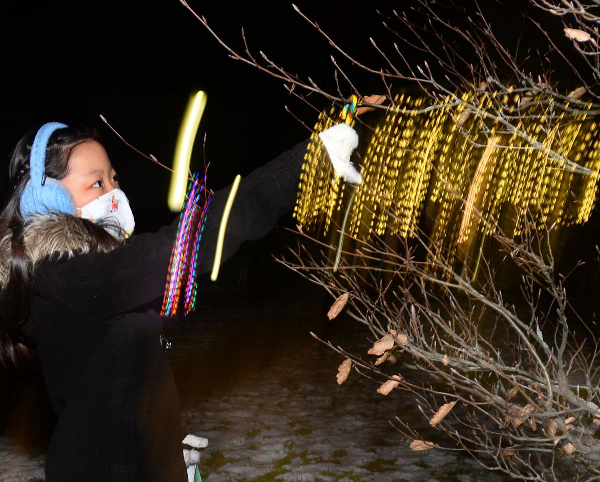 201210_AT_CRU_CandyCaneHunt_8.jpg