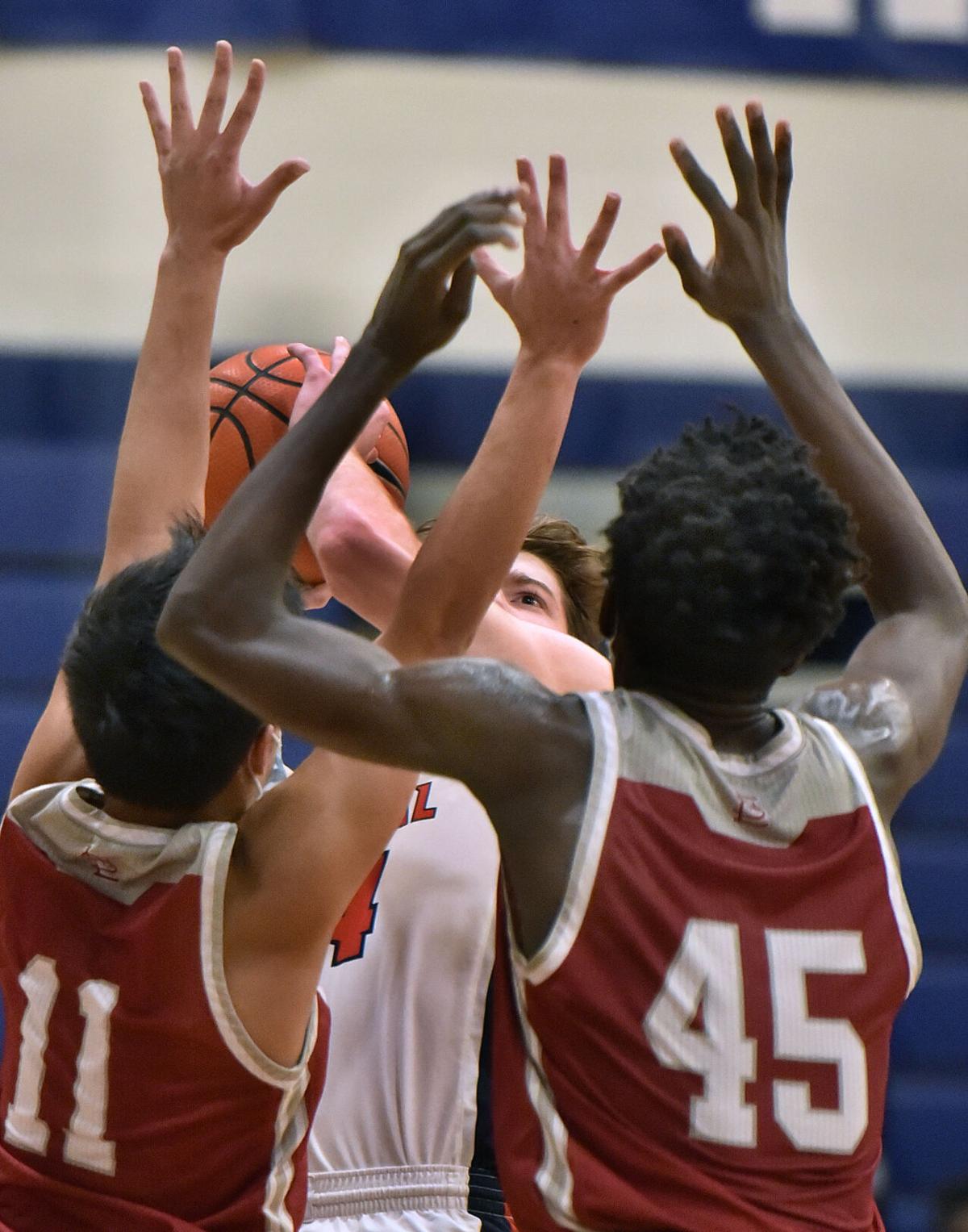 210216_ET_CRU_BoysBasketball_9.jpg