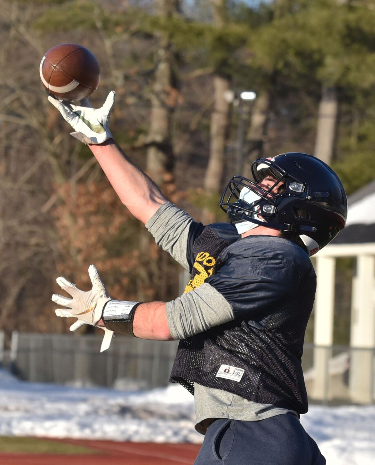 210226_AT_CRU_AndoverFootball_2.jpg
