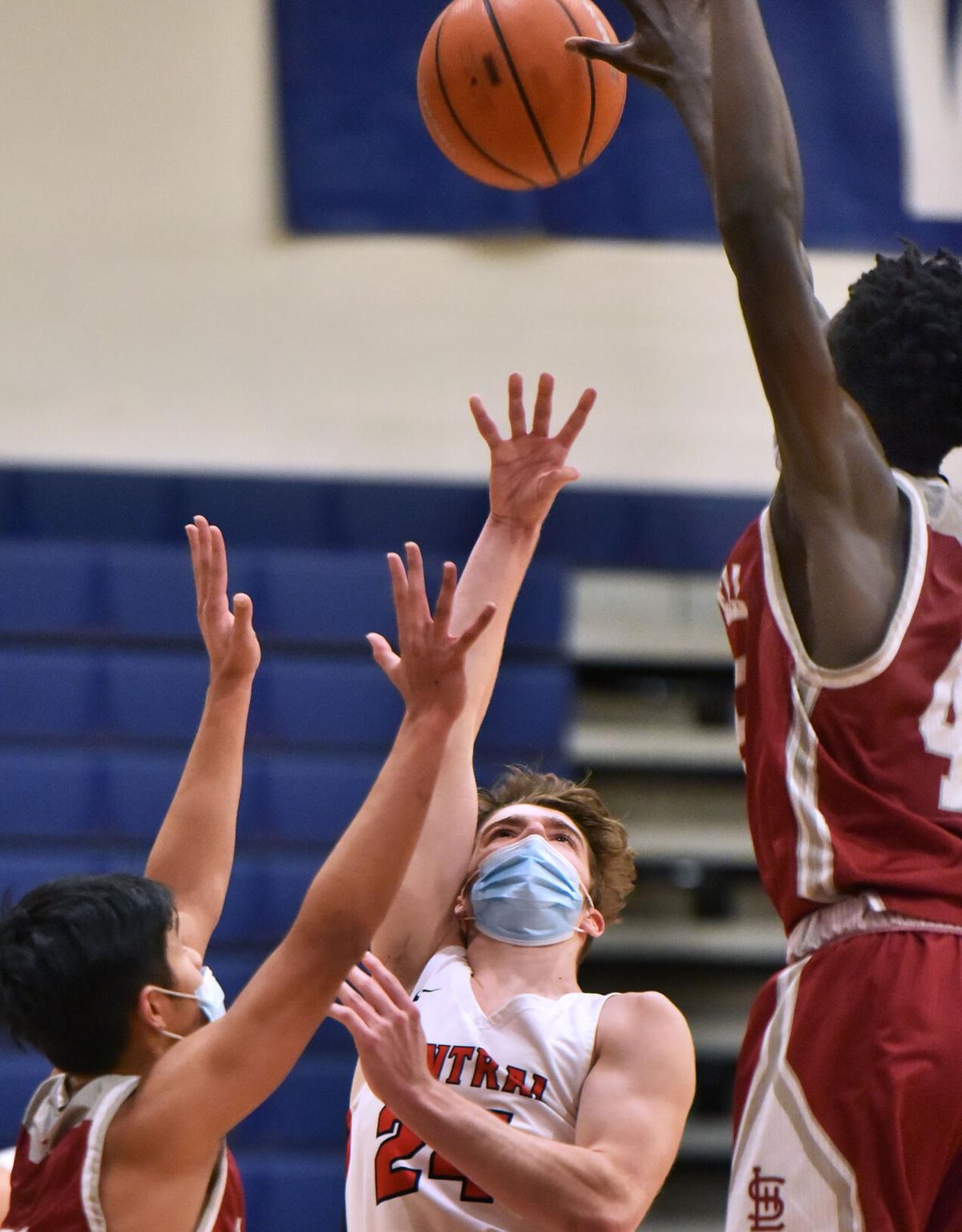 210216_ET_CRU_BoysBasketball_12.JPG