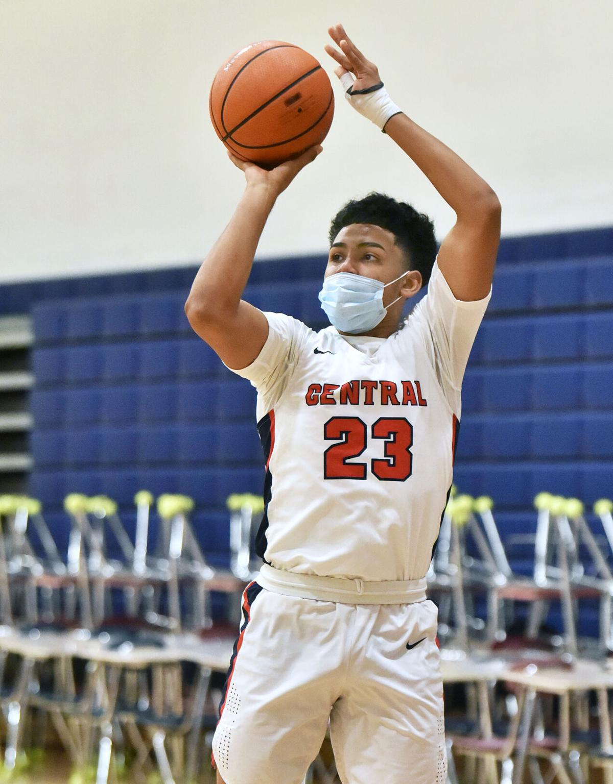 210216_ET_CRU_BoysBasketball_13.JPG