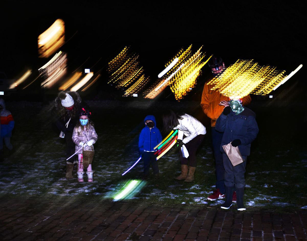 201210_AT_CRU_CandyCaneHunt_20.JPG