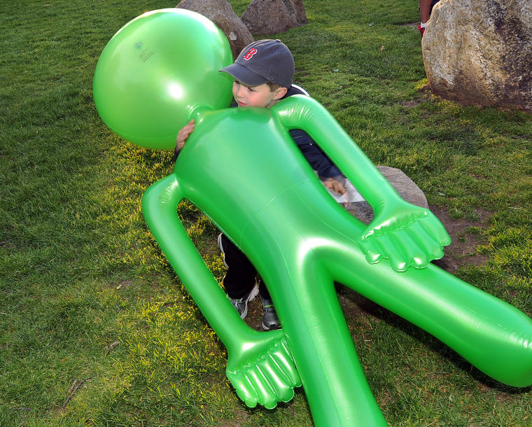 130517_AT_CRU_CLOWNTOWN_4.jpg