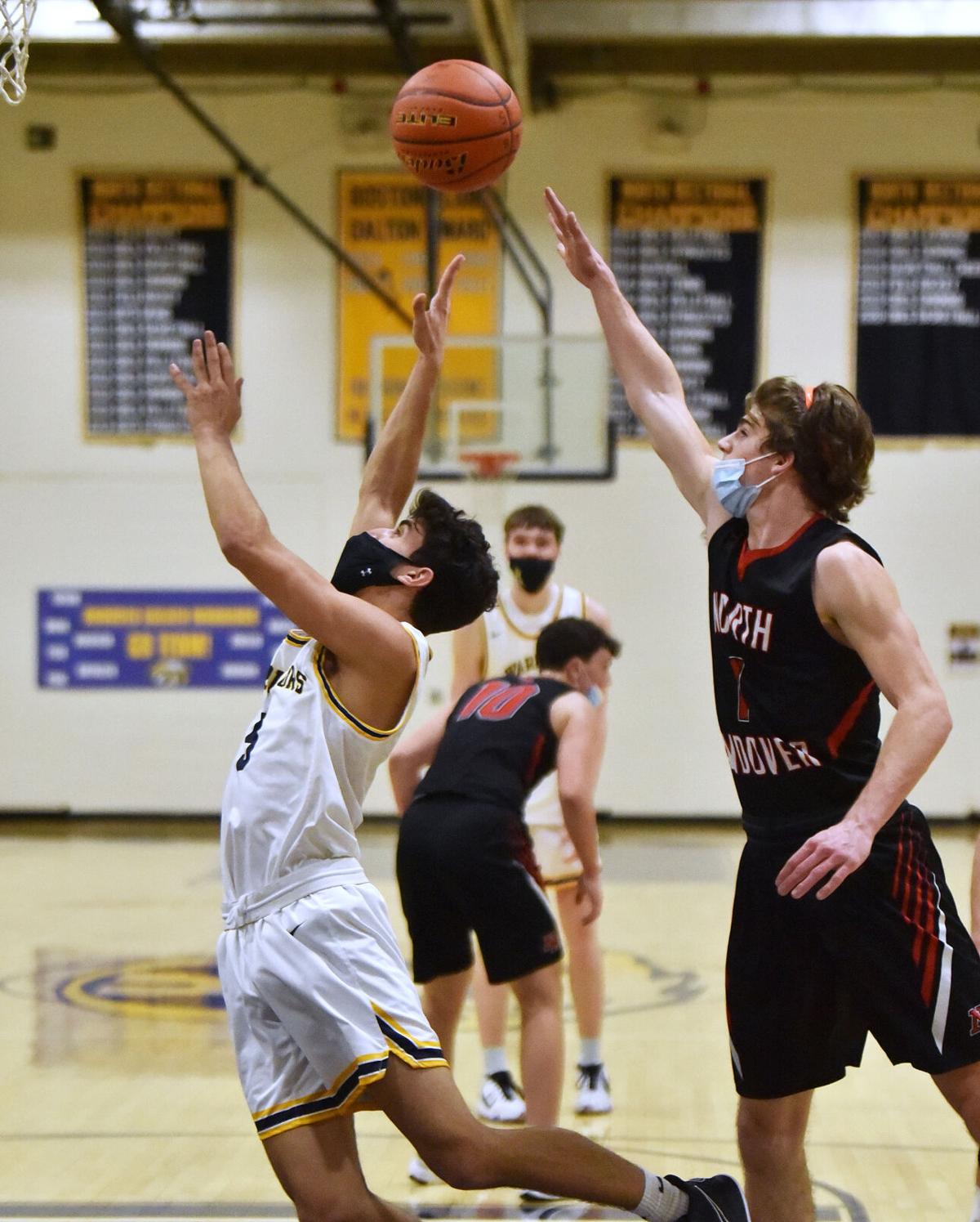 210212_ET_CRU_BoysBasketball_19.JPG