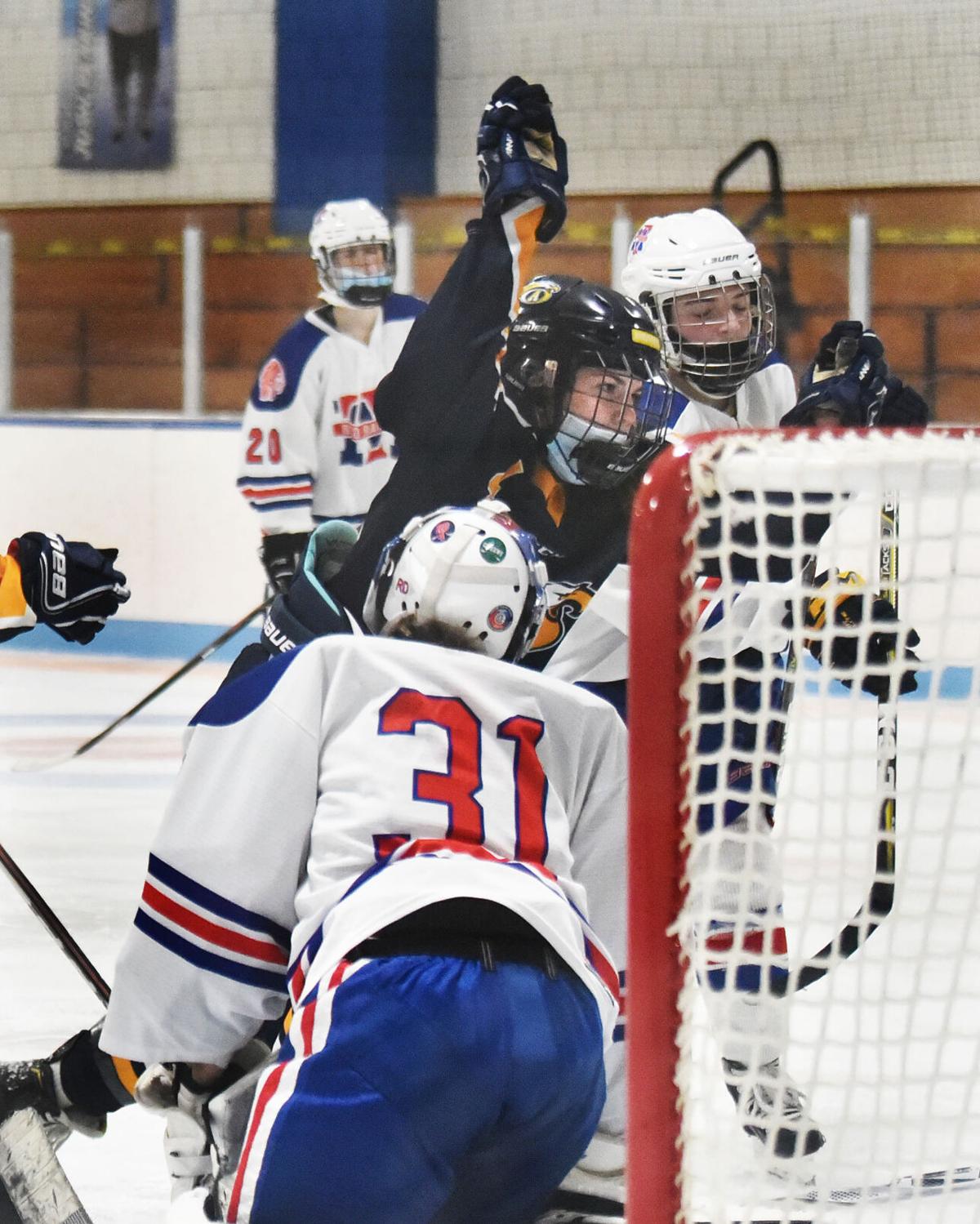 210113_ET_CRU_GIRLSHOCKEY_3.jpg