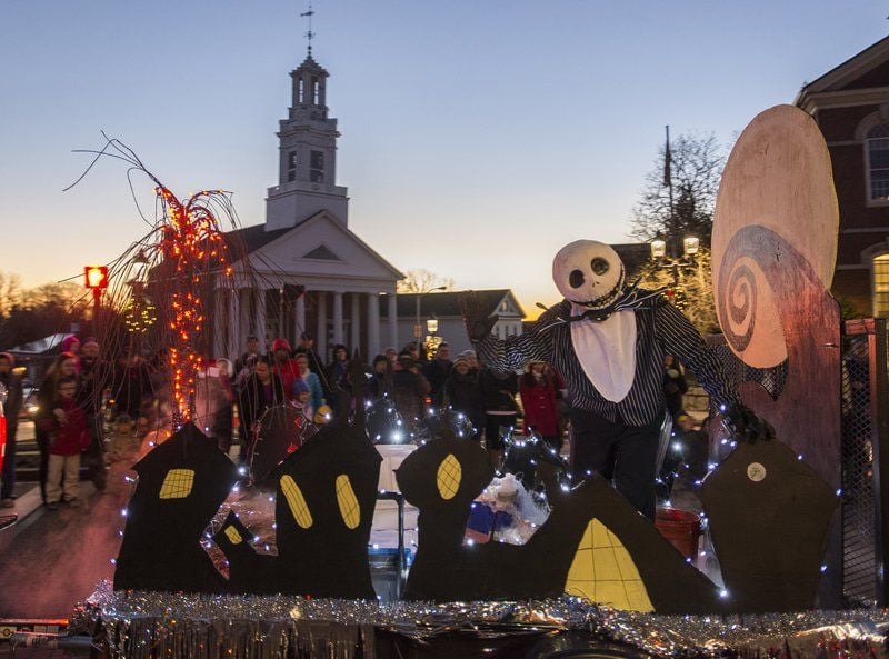 Santa Parade, treelighting draws thousands Local News