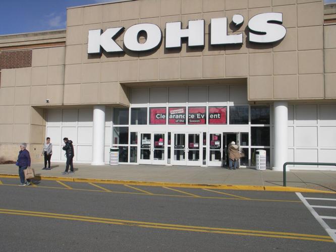 Kohl's closes before swapping locations Business