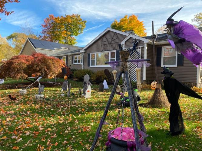 Andover man creates Halloween display with 3,000 lights News