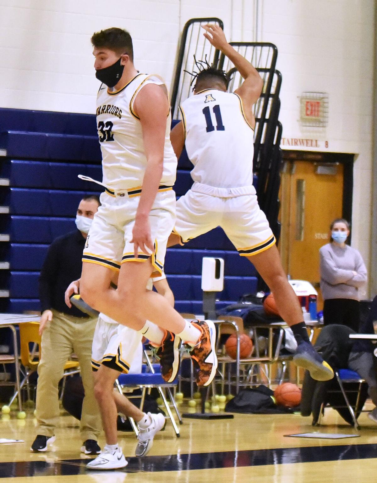 210112_ET_CRU_BASKETBALL_2.jpg