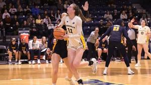 Record breaking night as Merrimack women continue to roll