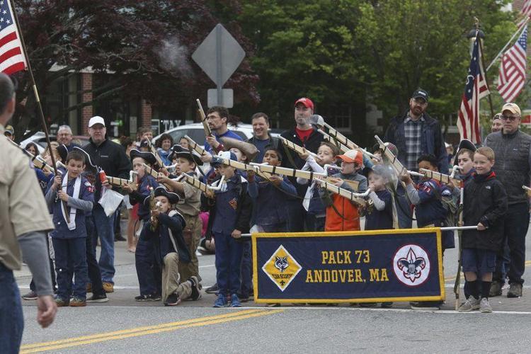 Thousands turn out for Andover Memorial Day services, parade