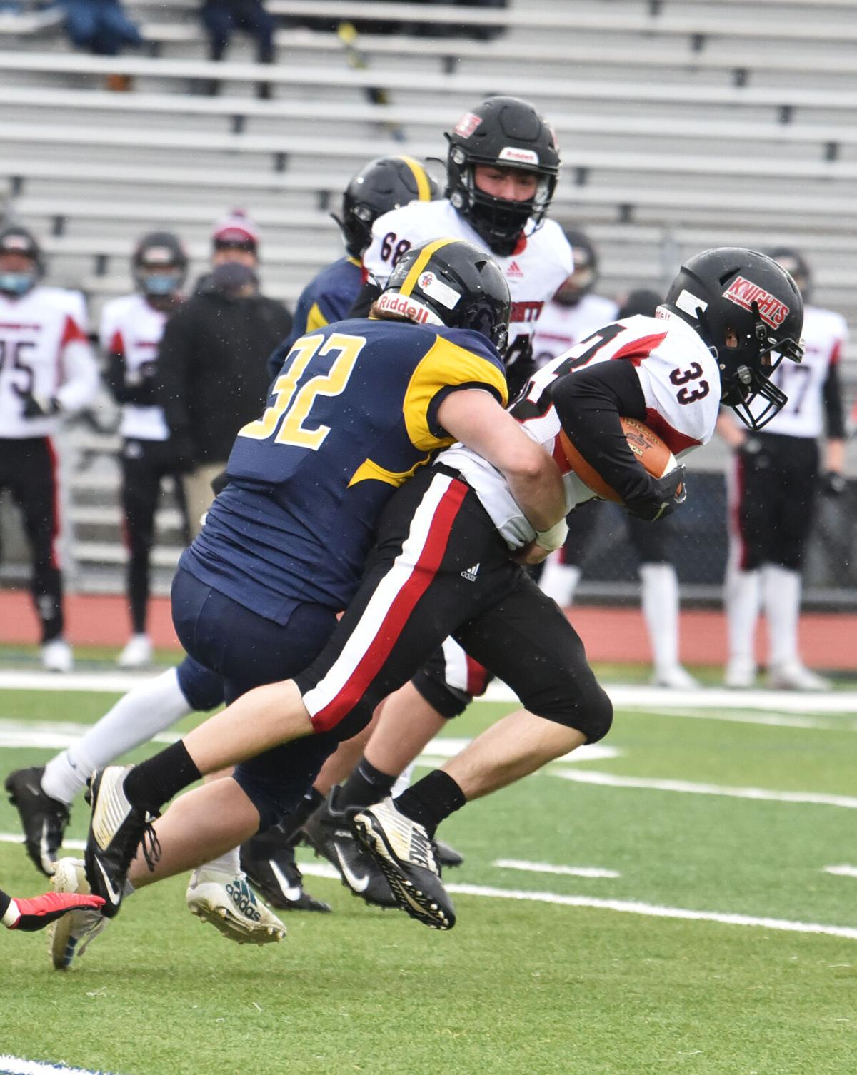 210415_ET_CRU_FOOTBALL_17.jpg