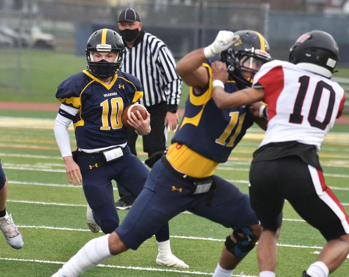 210415_ET_CRU_FOOTBALL_18.jpg