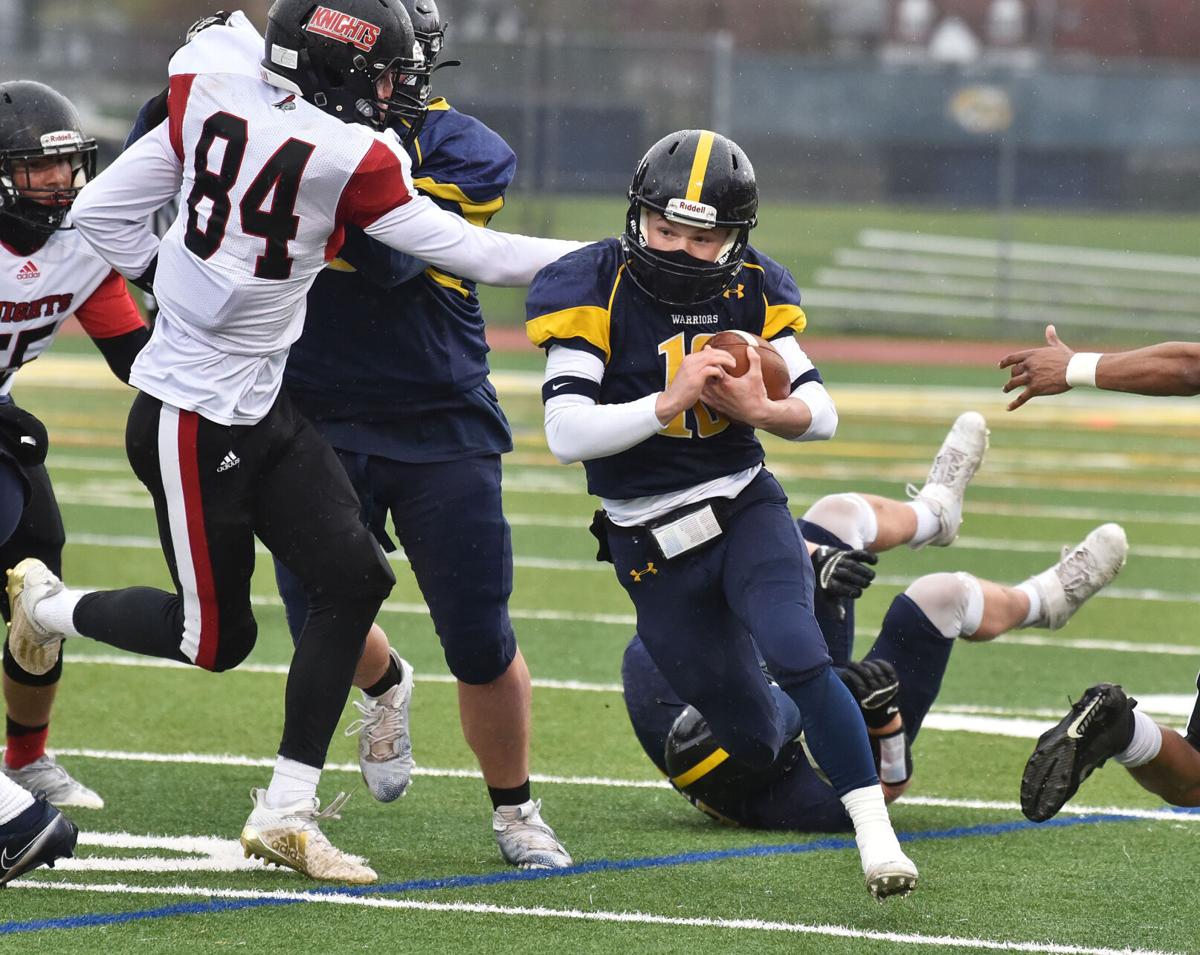 210415_ET_CRU_FOOTBALL_19.jpg