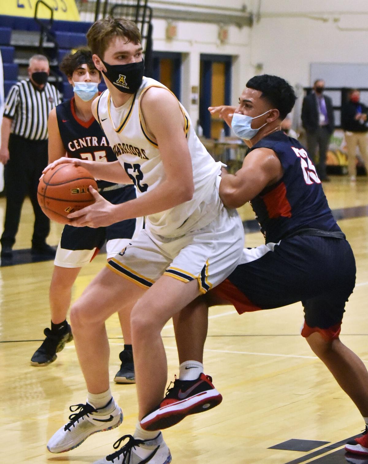 210112_ET_CRU_BASKETBALL_16.JPG