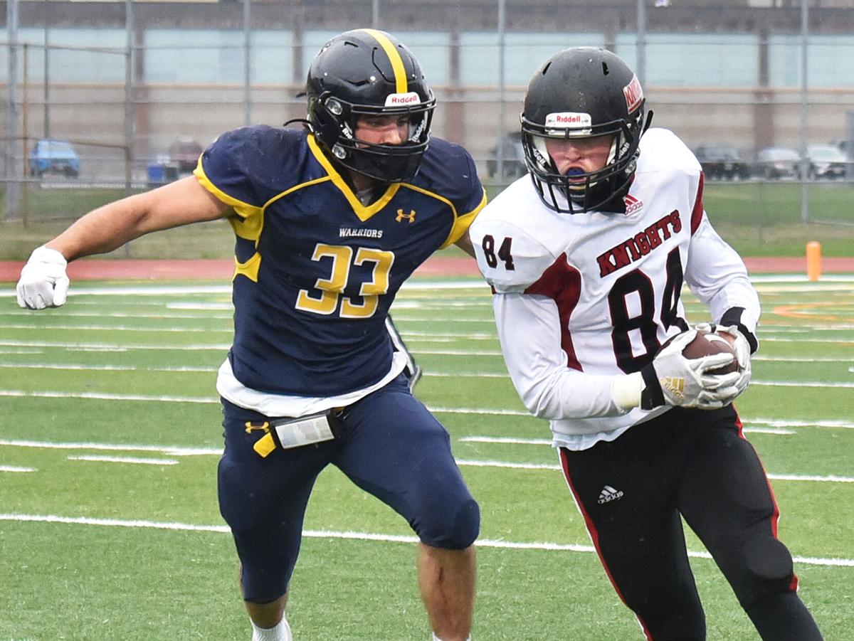 210415_ET_CRU_FOOTBALL_26.jpg