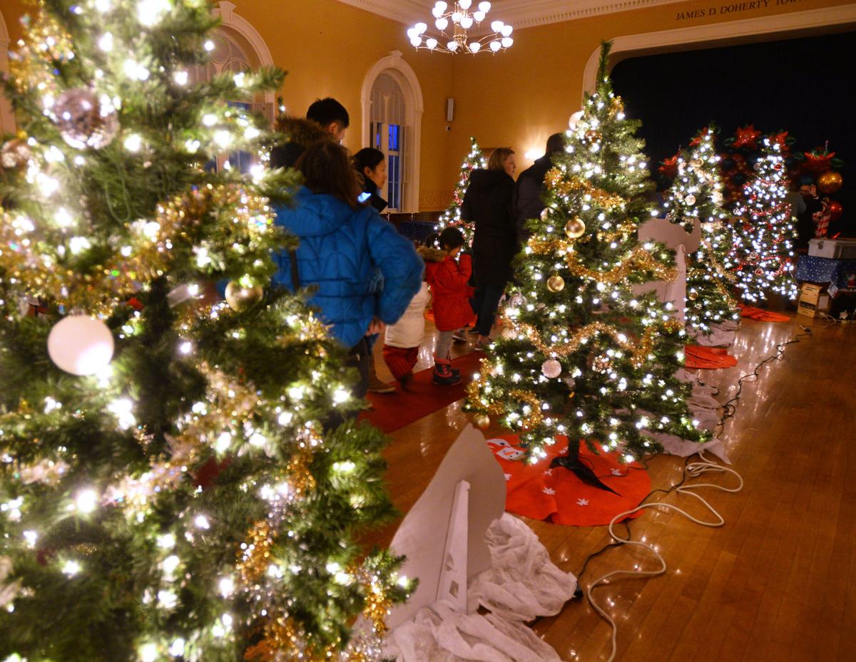 191213_AT_CRU_HOLIDAY HAPPENINGS_9.jpg