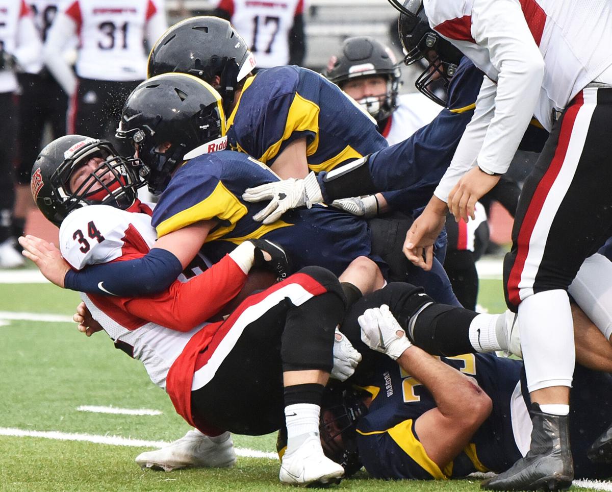 210415_ET_CRU_FOOTBALL_30.jpg