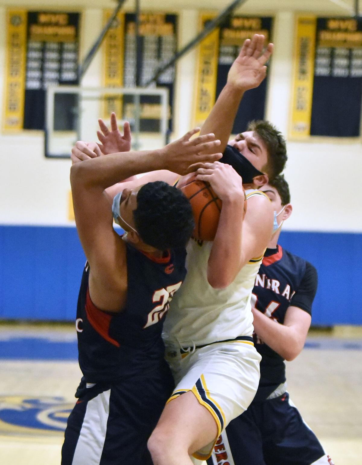 210112_ET_CRU_BASKETBALL_24.JPG