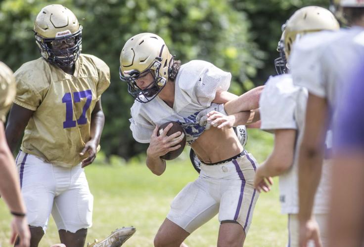 Photos Ragland getting ready Friday night football Slideshows