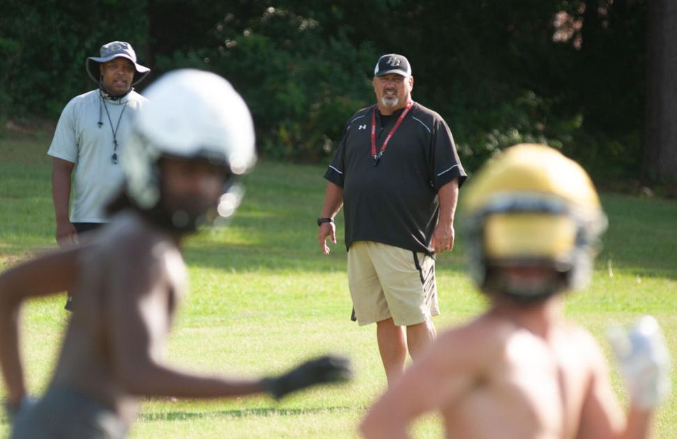 AnnistonStar.com - PHOTOS: Pell City High School Football Practice image