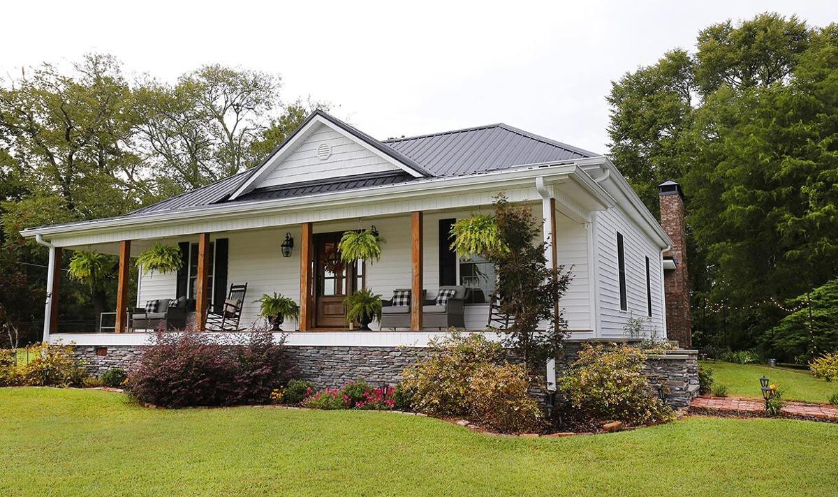 Photos The Brown's 100yearold farmhouse News