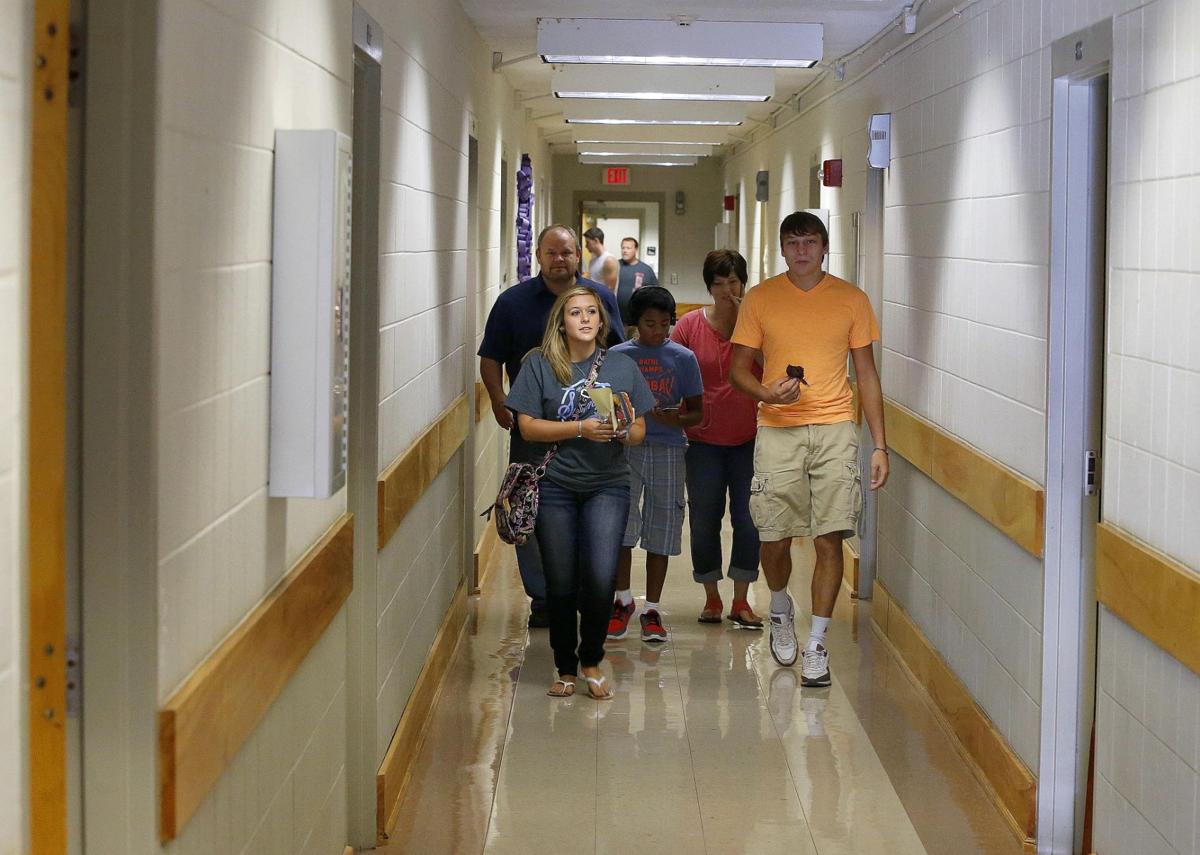 Moving In Day At Jacksonville State University Slideshows