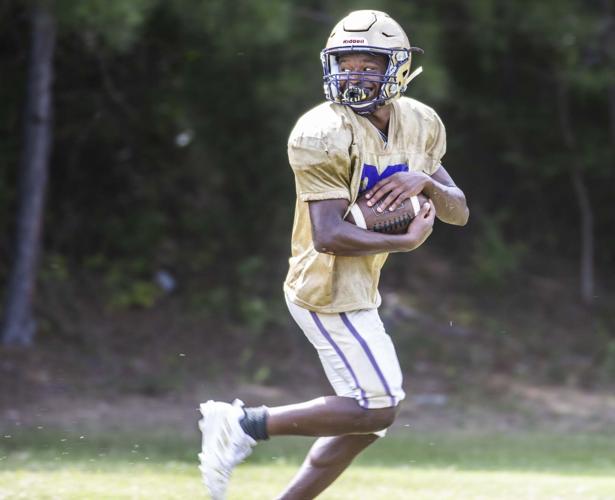 Photos Ragland getting ready Friday night football Slideshows