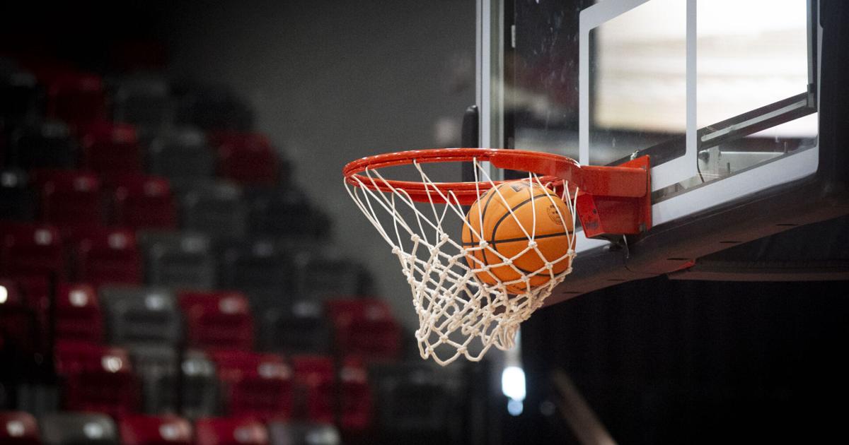 AnnistonStar.com - Prep basketball: B.B. Comer boys remain unbeaten in Class 2A, Area 7 image