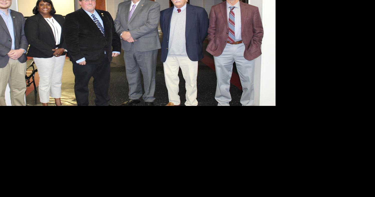 Childersburg mayor given OK to enter talks with company eyeing 700