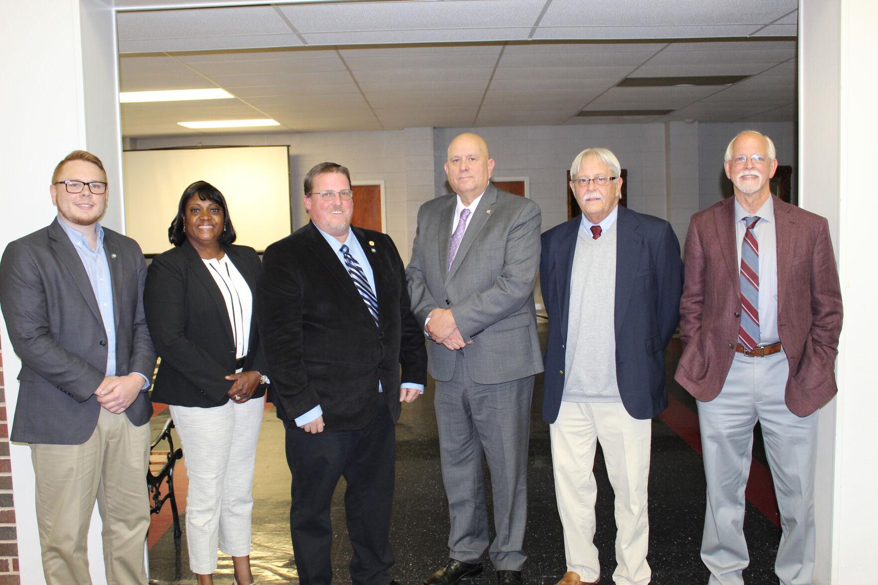 Childersburg mayor given OK to enter talks with company eyeing 700