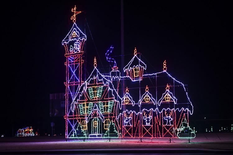 PHOTOS Oxford Festival of Lights and Santa Village Slideshows