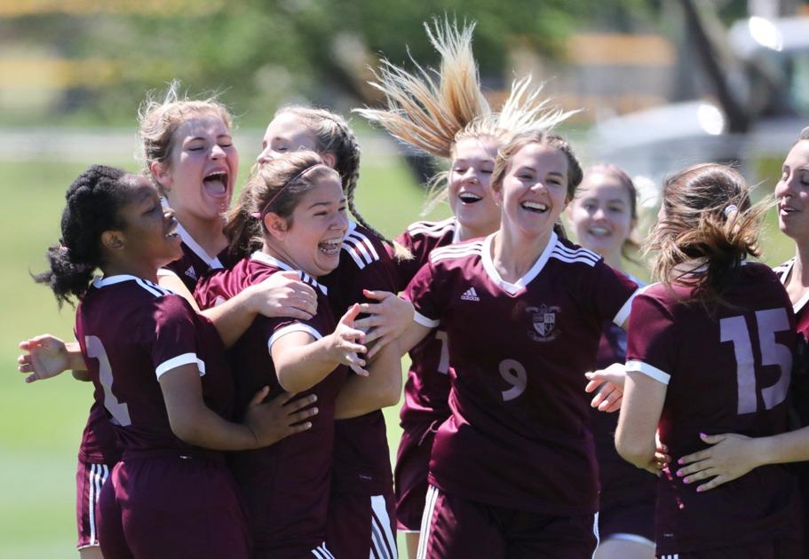 AnnistonStar.com - Soccer Final Four: Donoho girls advance to first-ever final image