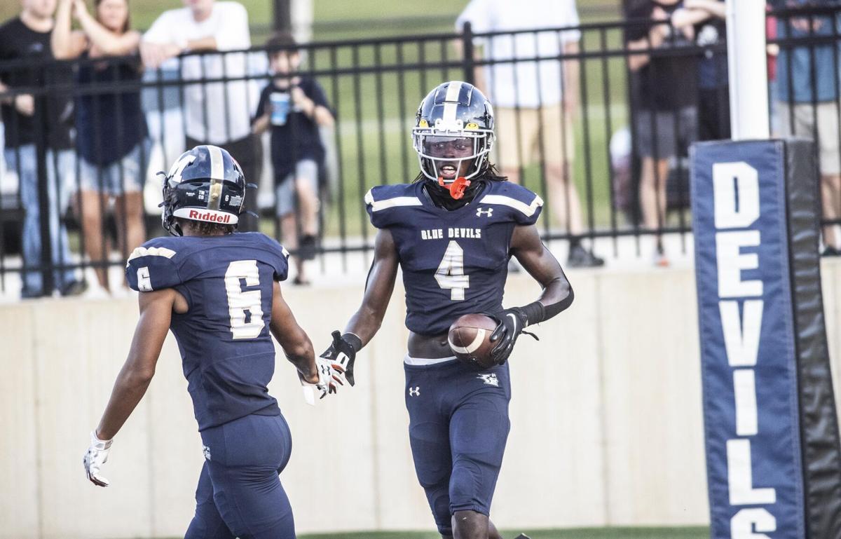 Moody trio sign Division I scholarships during early period, Blue