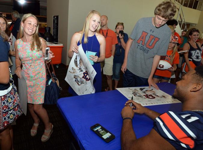 Auburn Fan Day Slideshows